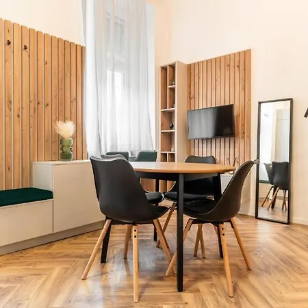 Downtown Dream By Stlcz Budapešť